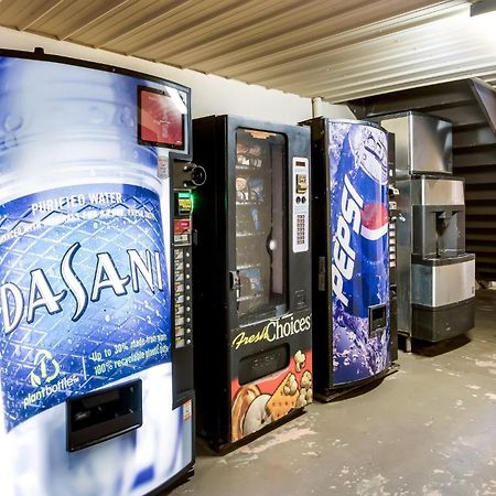 ハワード ジョンソン イン-ステーツボロ ステイツボロ エクステリア 写真